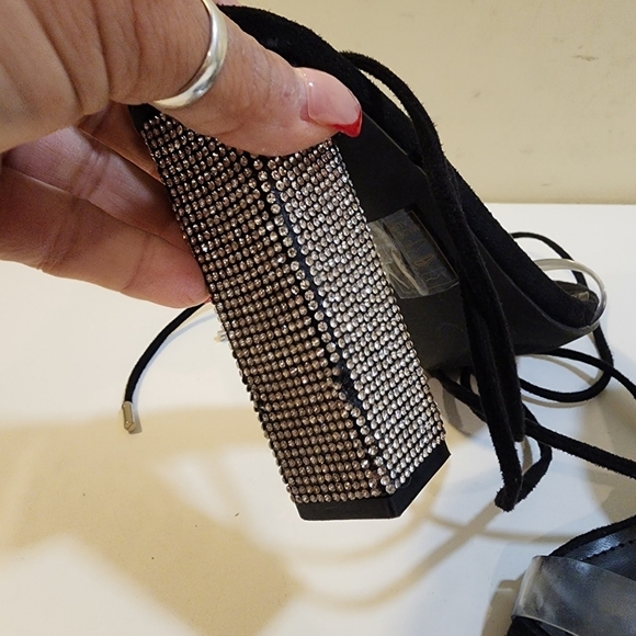 FASHION NOVA Black Strappy Studded Heels Sandals size 8 - Picture 2 of 11